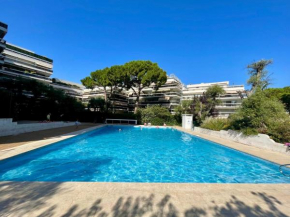 Family apartment - Fully equipped, Close to sandy beaches & restaurants, Pool, Balcony, Garage